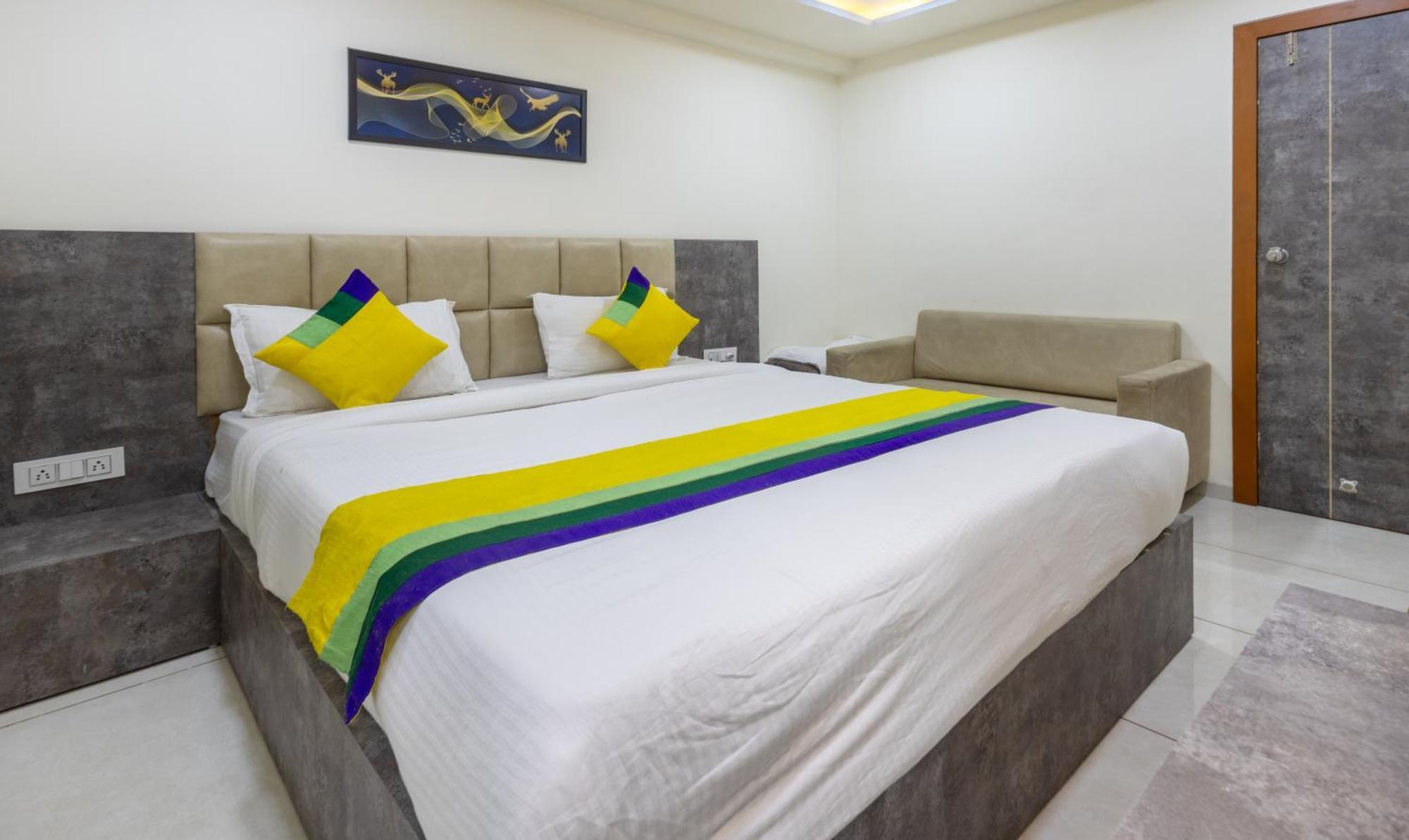 Itsy Hotels Signature, Nehru Nagar Ahmedabad Eksteriør billede