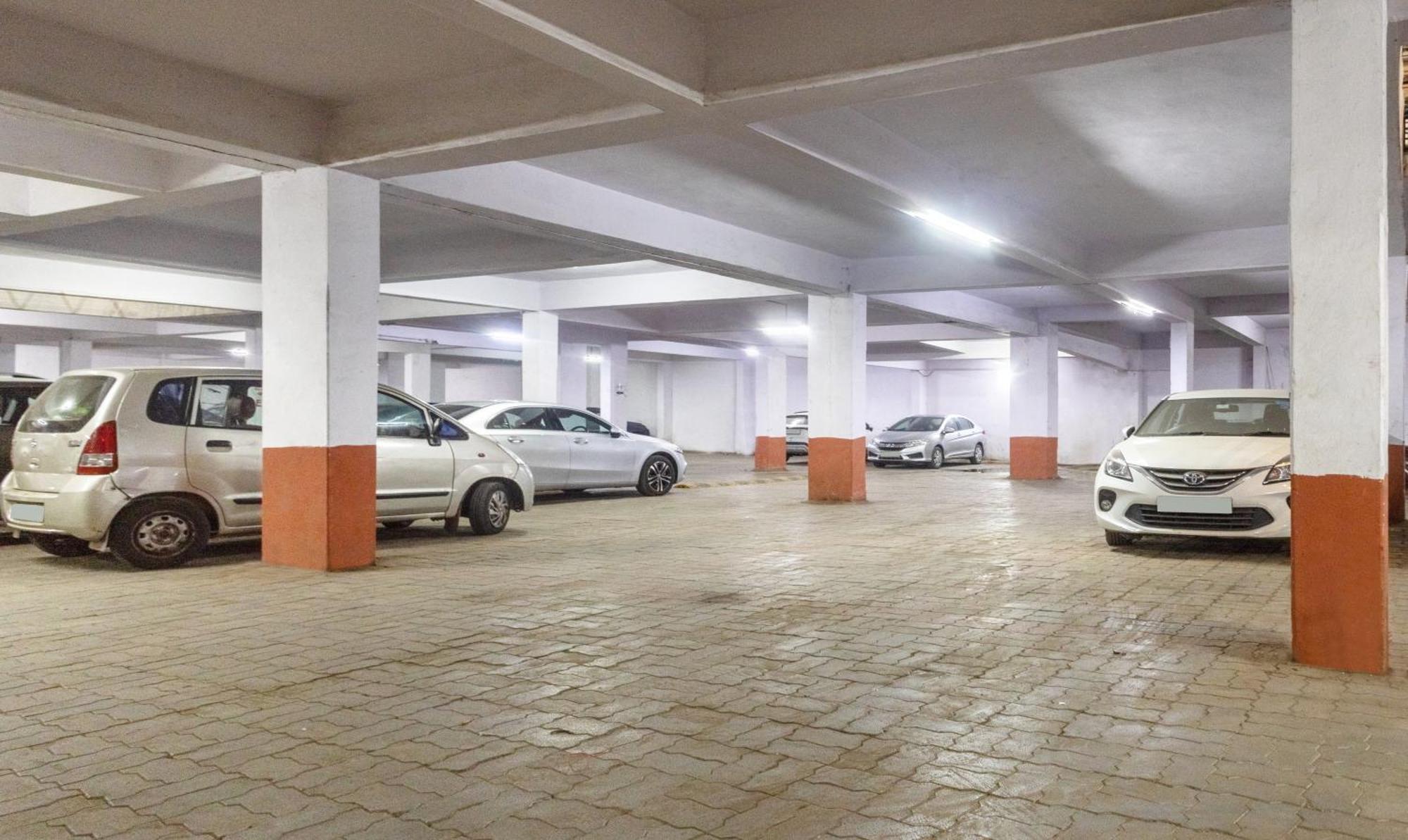 Itsy Hotels Signature, Nehru Nagar Ahmedabad Eksteriør billede